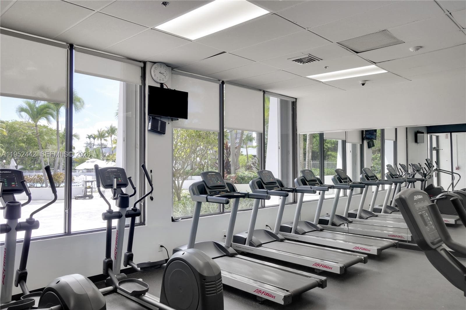 100 Bayview Dr # 1008, Sunny Isles Beach FL 33160 — 45