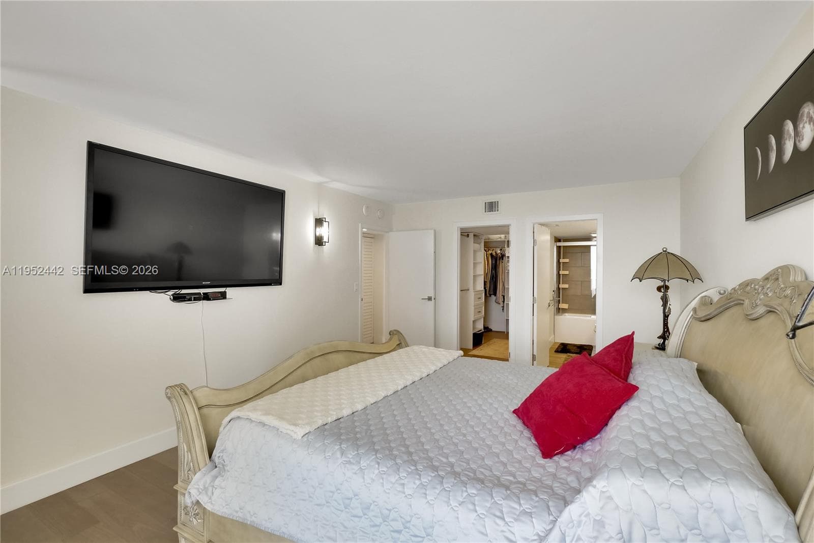 100 Bayview Dr # 1008, Sunny Isles Beach FL 33160 — 31