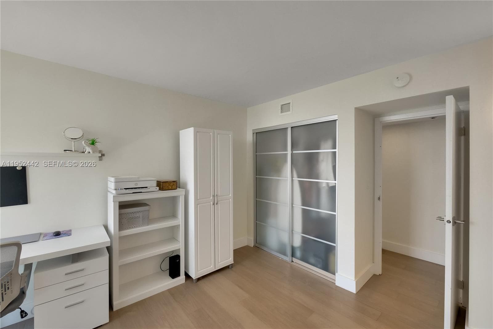 100 Bayview Dr # 1008, Sunny Isles Beach FL 33160 — 25