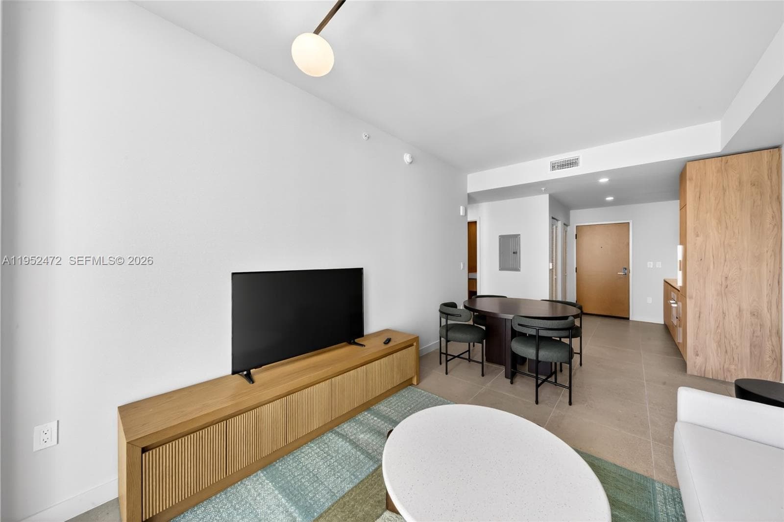 11 NE 6 ST # 3210, Miami FL 33132 — 32