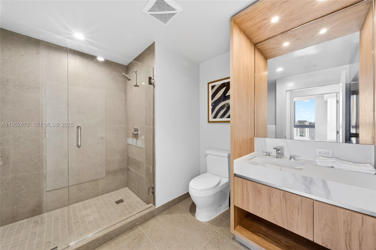 11 NE 6 ST # 3210, Miami FL 33132 — 34