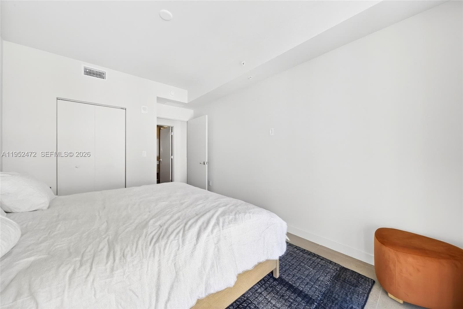 11 NE 6 ST # 3210, Miami FL 33132 — 37