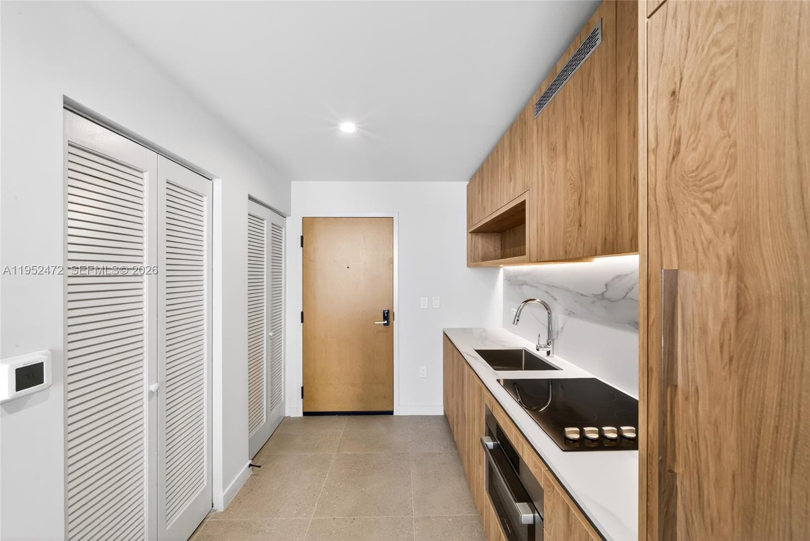 11 NE 6 ST # 3210, Miami FL 33132 — 25