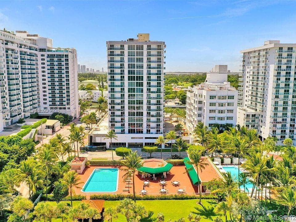 2401 Collins Ave # 509, Miami Beach FL 33140 — 23