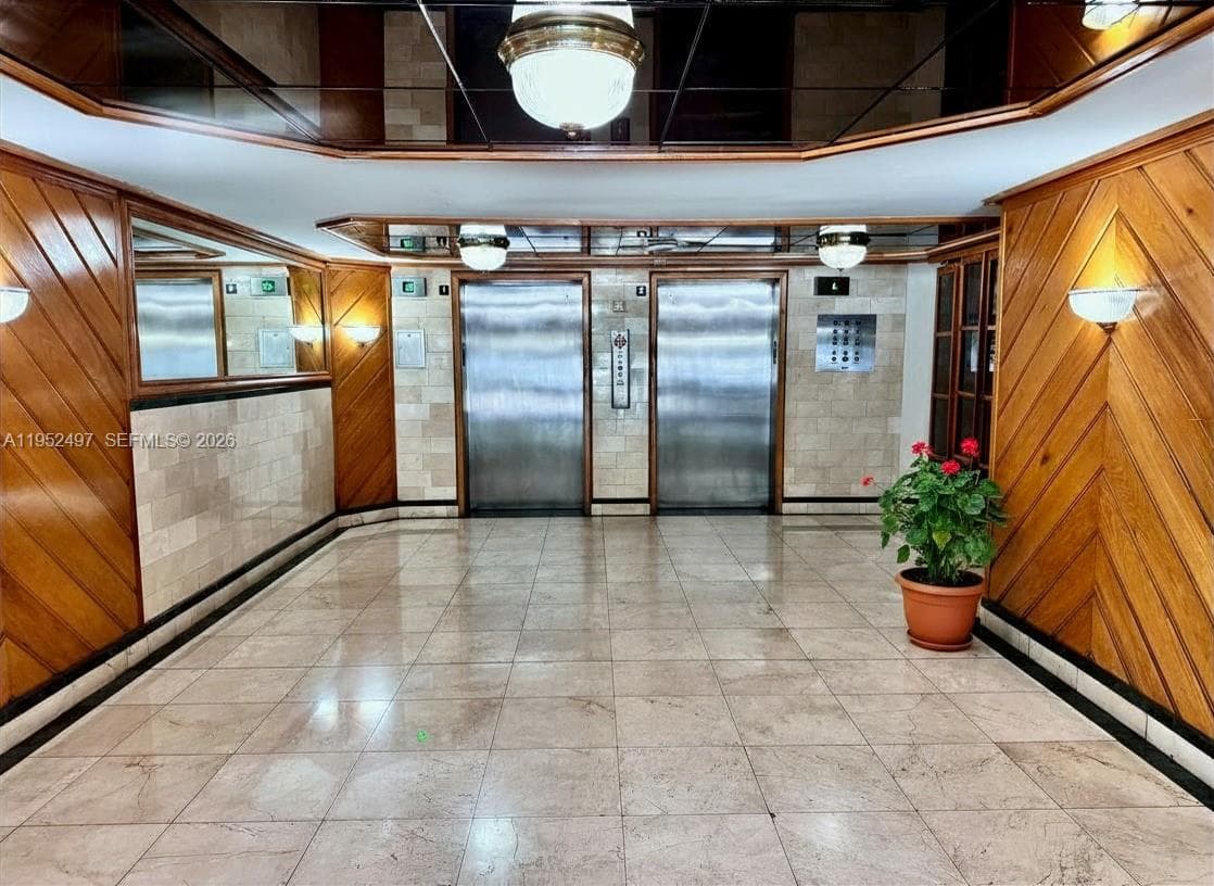2401 Collins Ave # 509, Miami Beach FL 33140 — 2