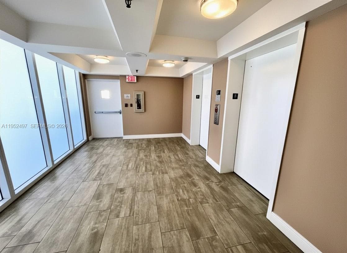 2401 Collins Ave # 509, Miami Beach FL 33140 — 16