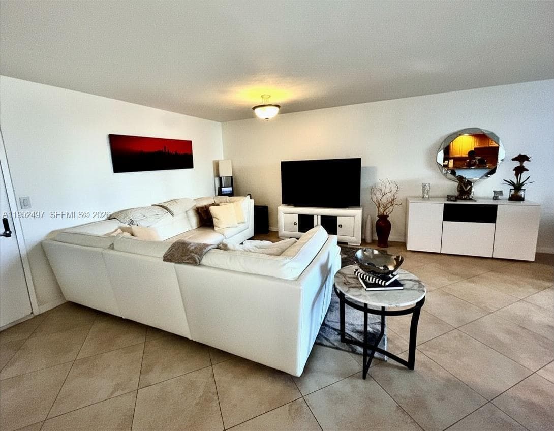 2401 Collins Ave # 509, Miami Beach FL 33140 — 3