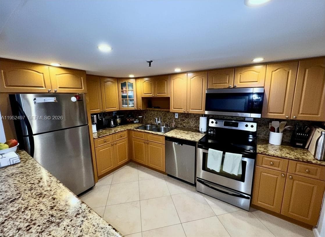 2401 Collins Ave # 509, Miami Beach FL 33140 — 5