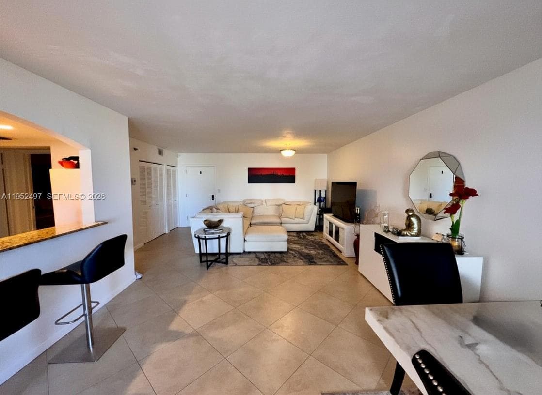 2401 Collins Ave # 509, Miami Beach FL 33140 — 4