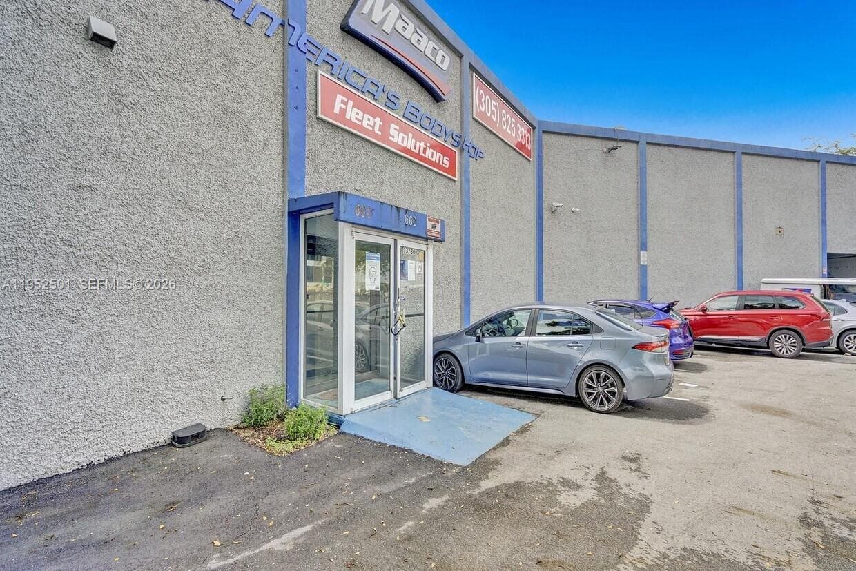 660 NW 137th St, North Miami FL 33168 — 7