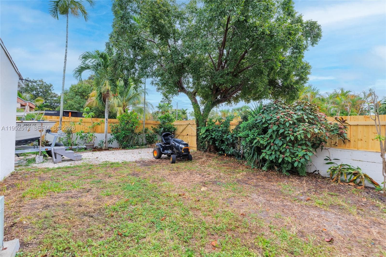 14601 NW 10th Ave, Miami FL 33168 — 33