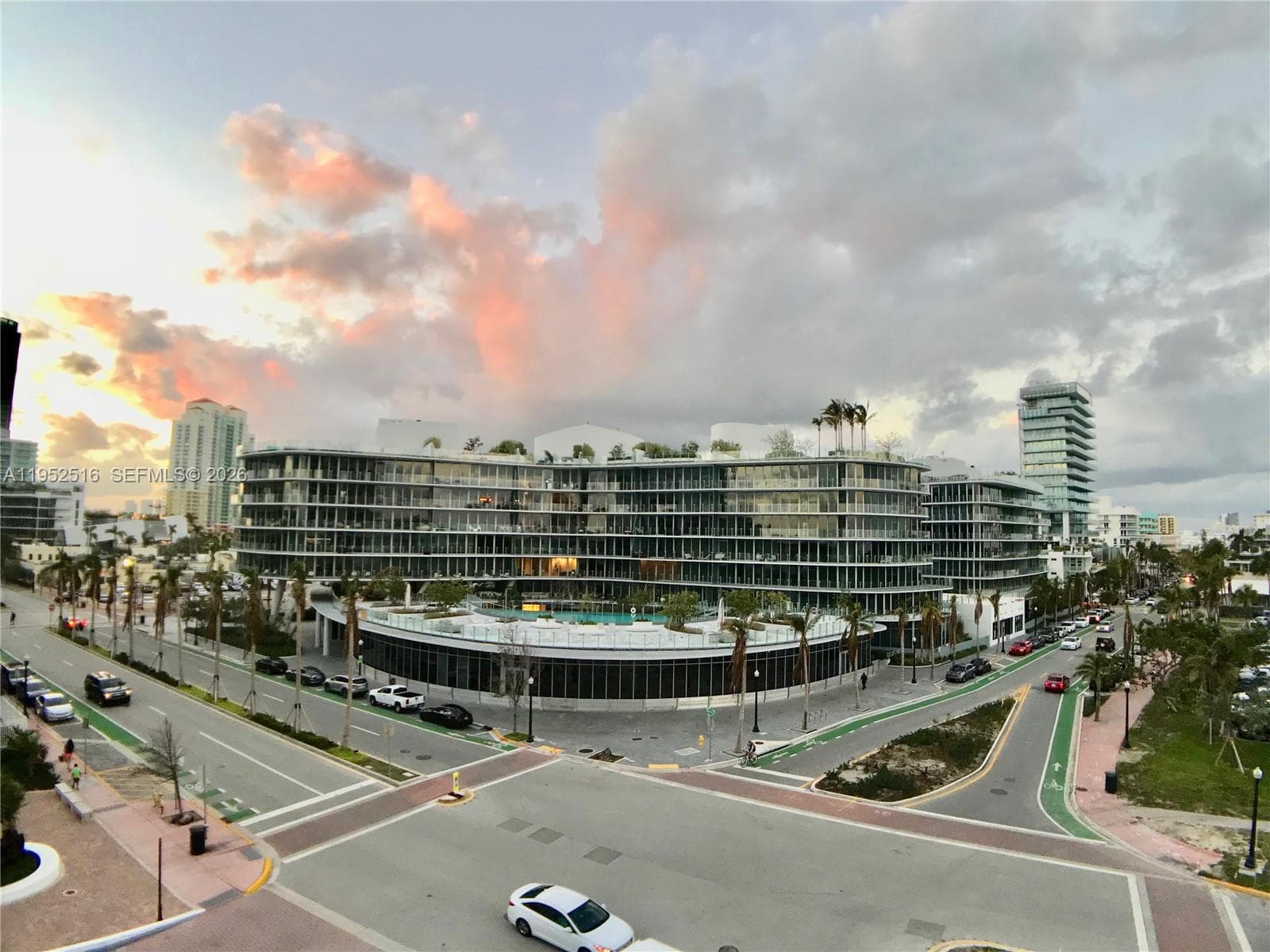 50 S Pointe Dr, Miami Beach FL 33139 — 23