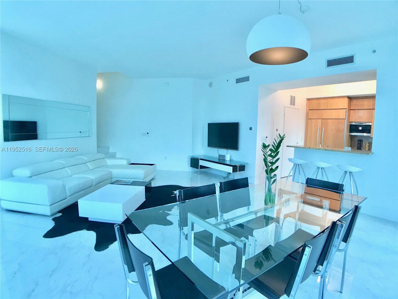 50 S Pointe Dr, Miami Beach FL 33139 — 10