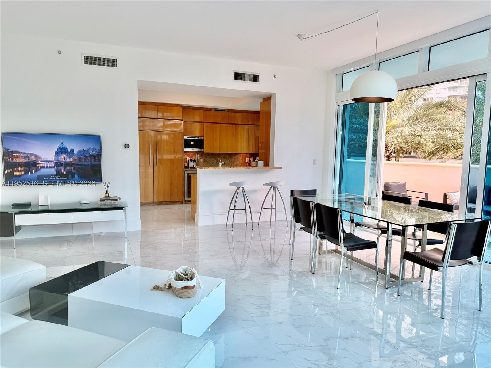 50 S Pointe Dr, Miami Beach FL 33139 — 11