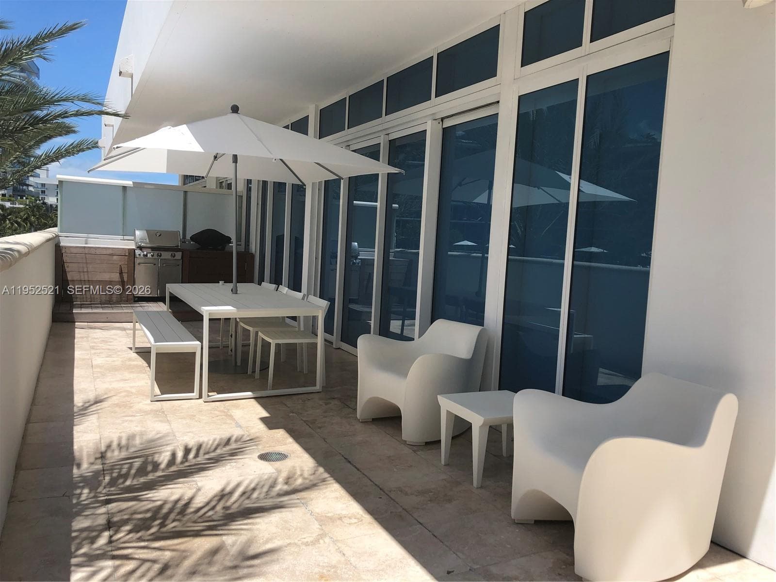 50 S Pointe Dr, Miami Beach FL 33139 — 27