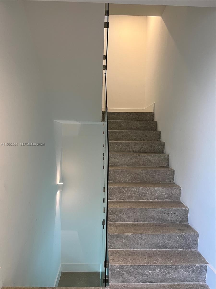 50 S Pointe Dr, Miami Beach FL 33139 — 20
