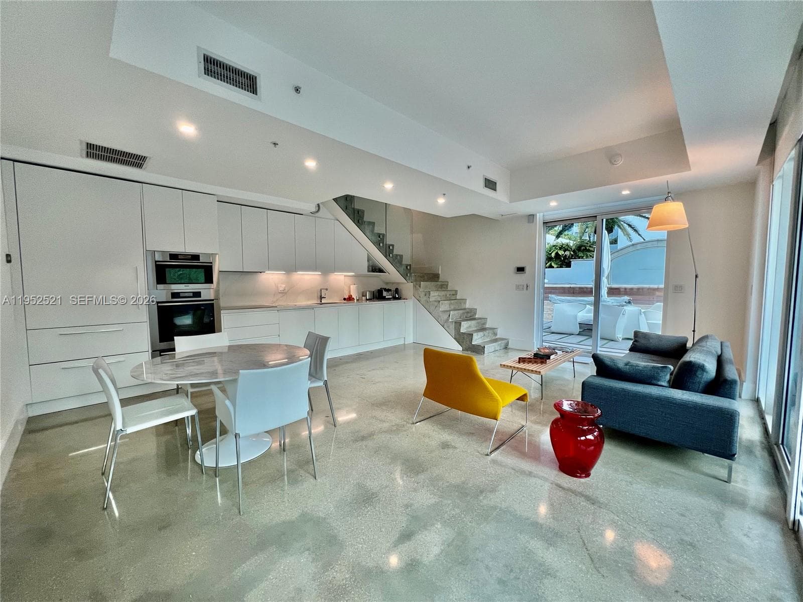 50 S Pointe Dr, Miami Beach FL 33139 — 11