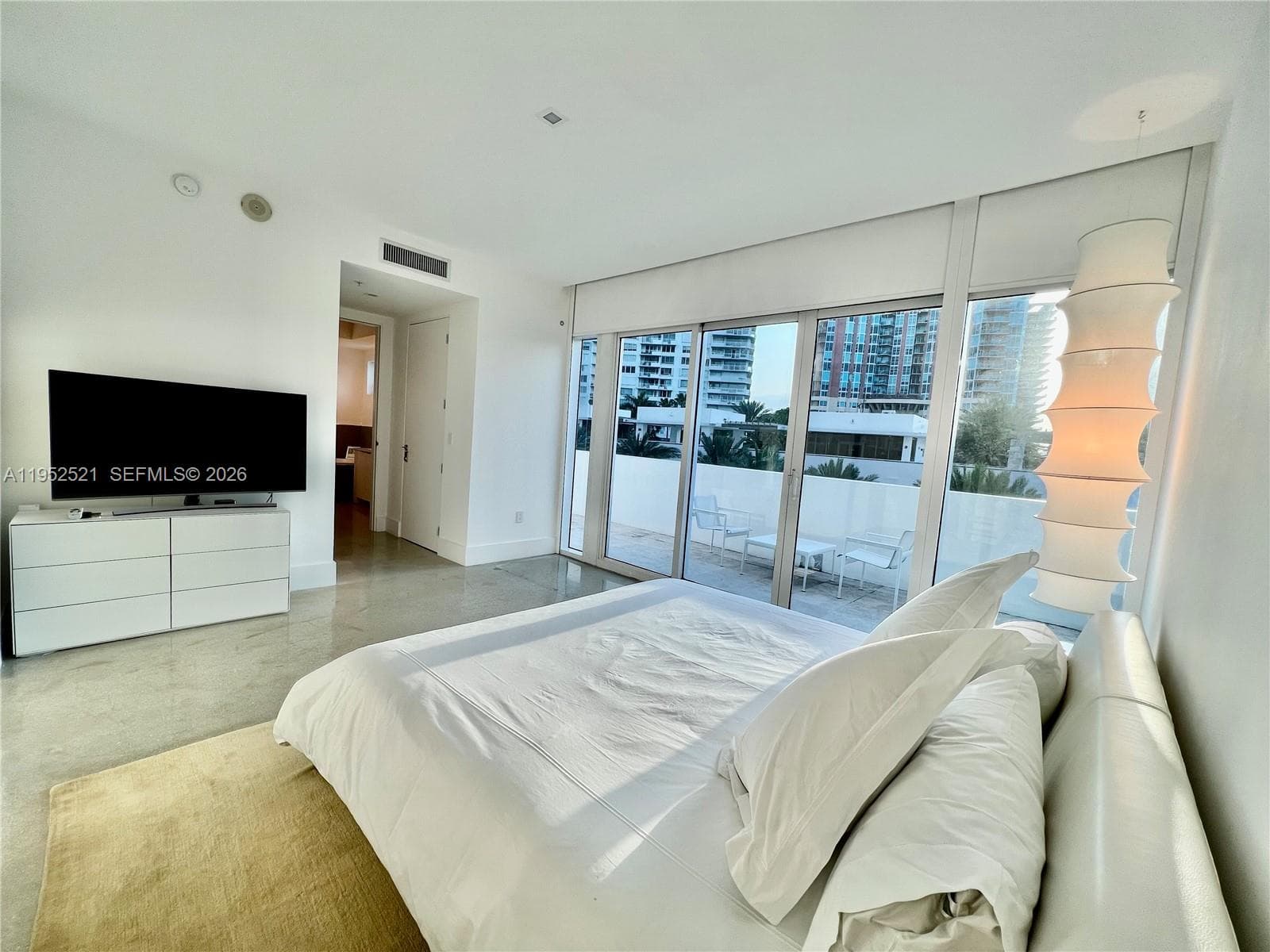 50 S Pointe Dr, Miami Beach FL 33139 — 4