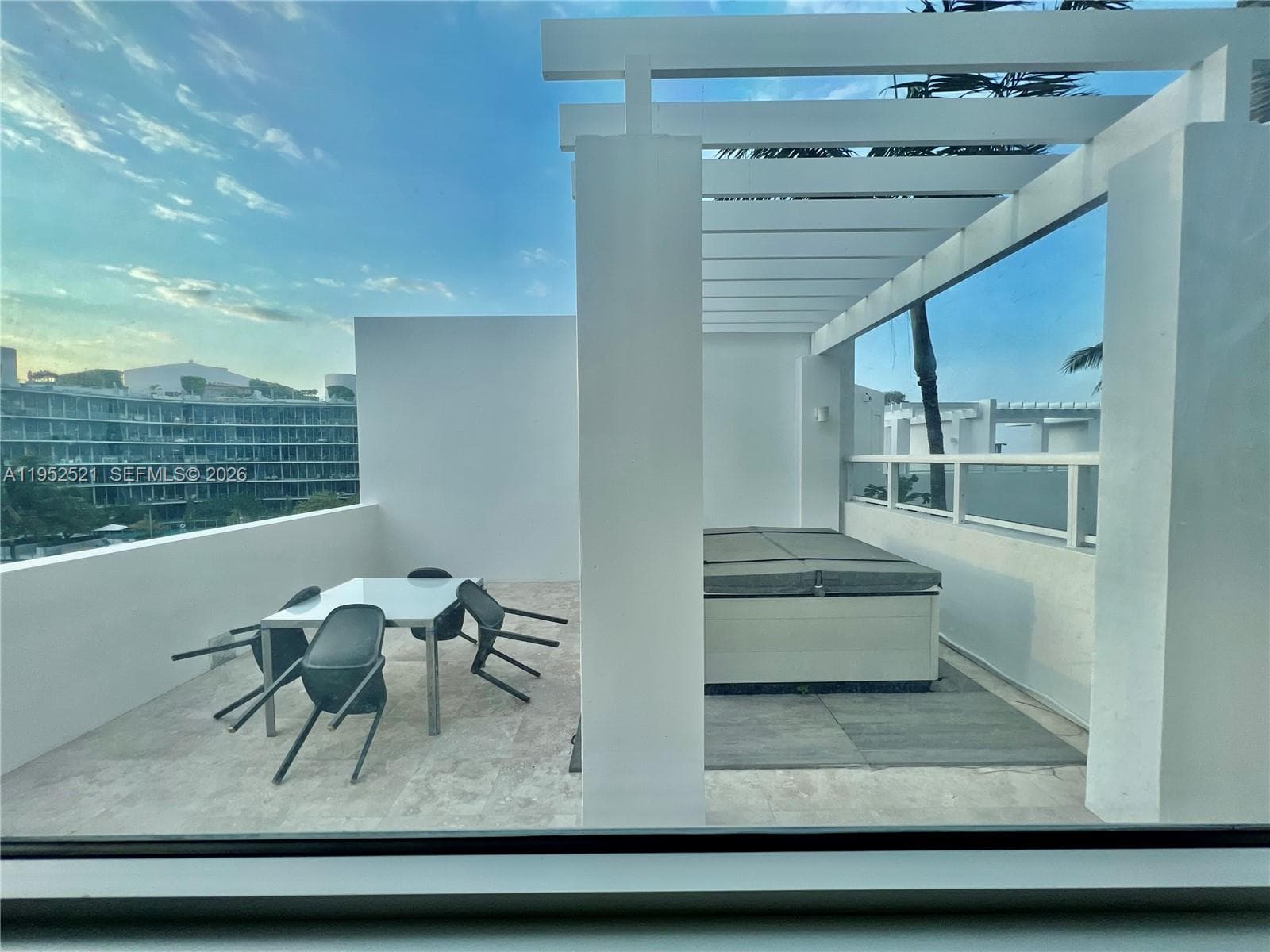 50 S Pointe Dr, Miami Beach FL 33139 — 25