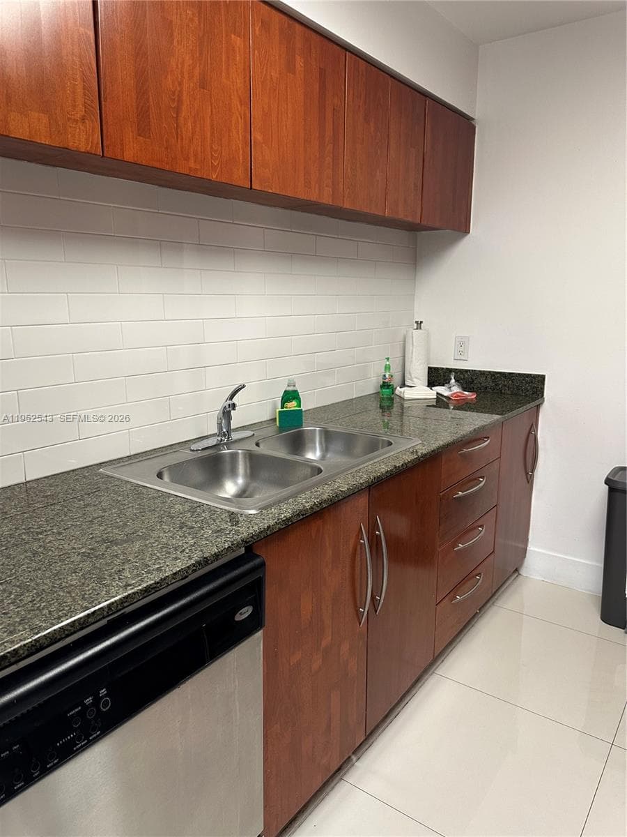 1200 Brickell Bay Dr # 1712, Miami FL 33131 — 16