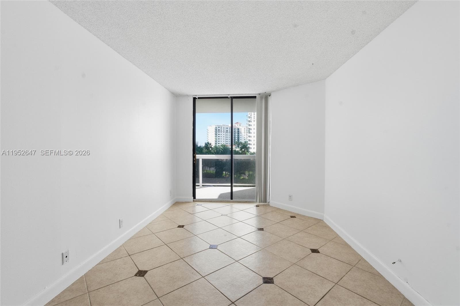 20185 E Country Club Dr # 502, Aventura FL 33180 — 18