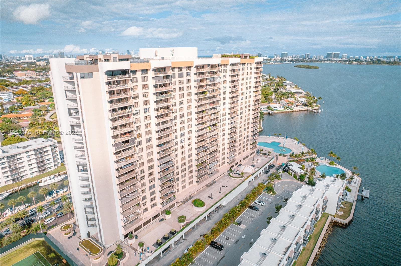 1800 NE 114th St # 909, Miami FL 33181 — 69