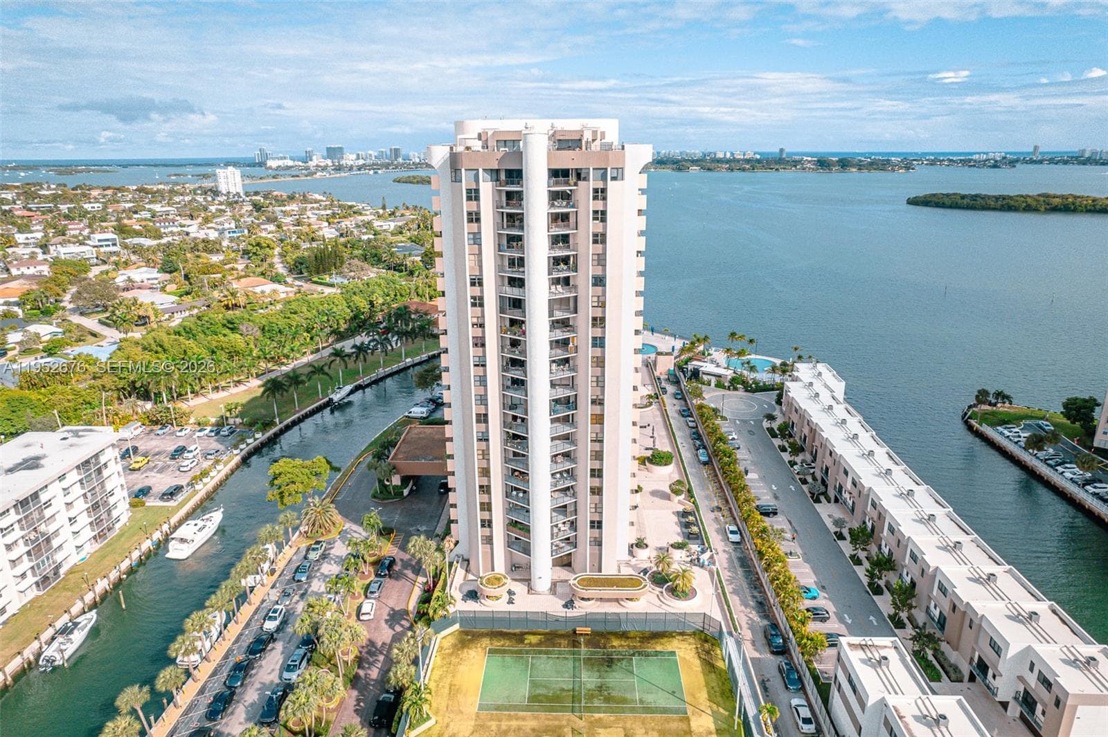 1800 NE 114th St # 909, Miami FL 33181 — 70