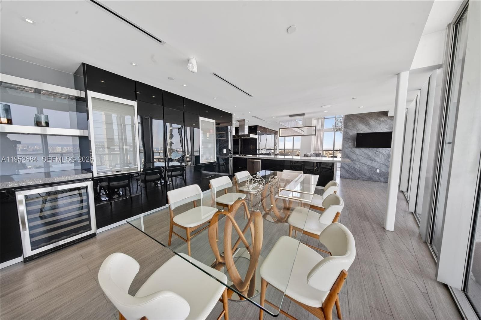 1100 Biscayne Blvd # 5306, Miami FL 33132 — 46