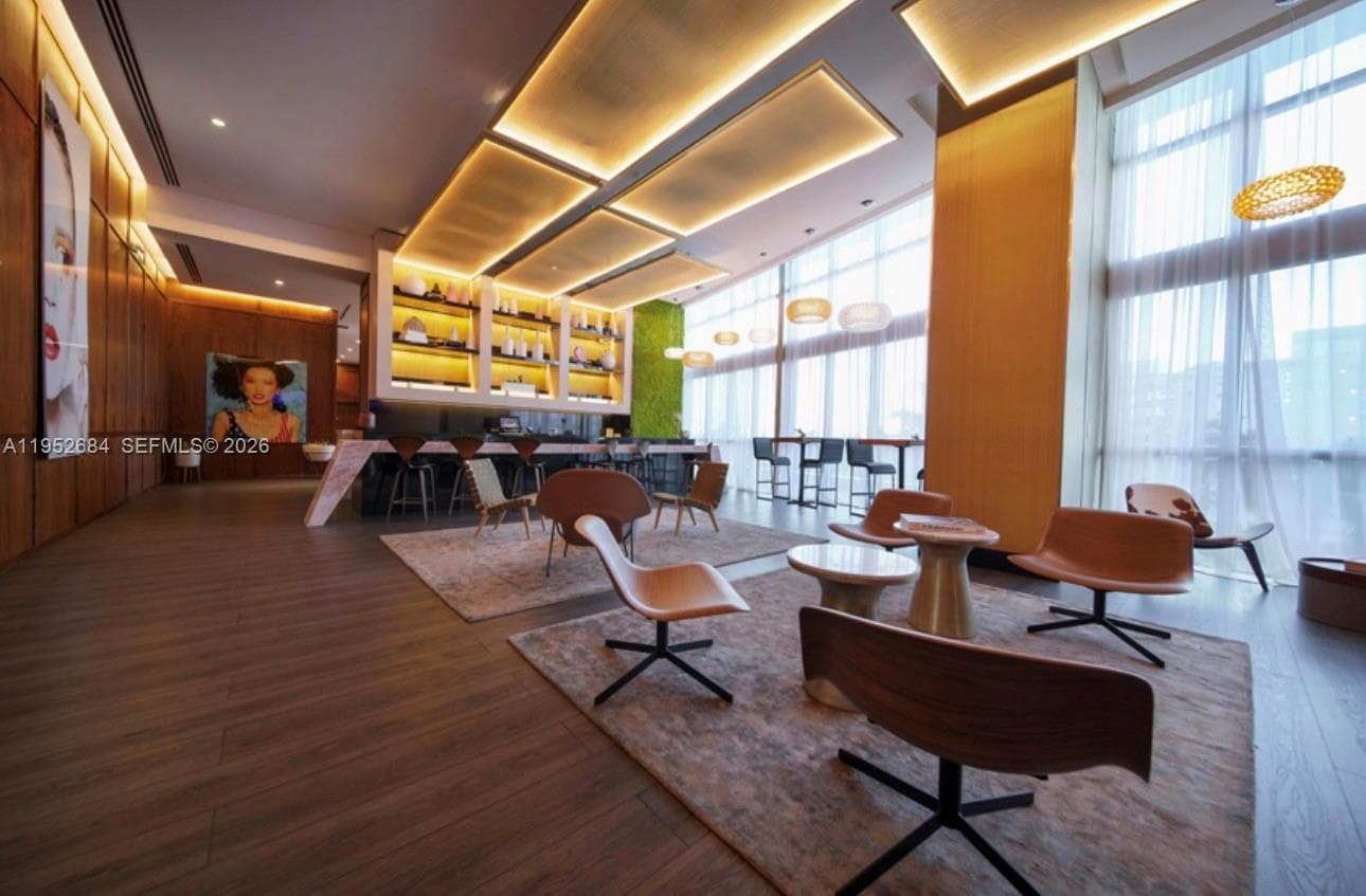 1100 Biscayne Blvd # 5306, Miami FL 33132 — 71