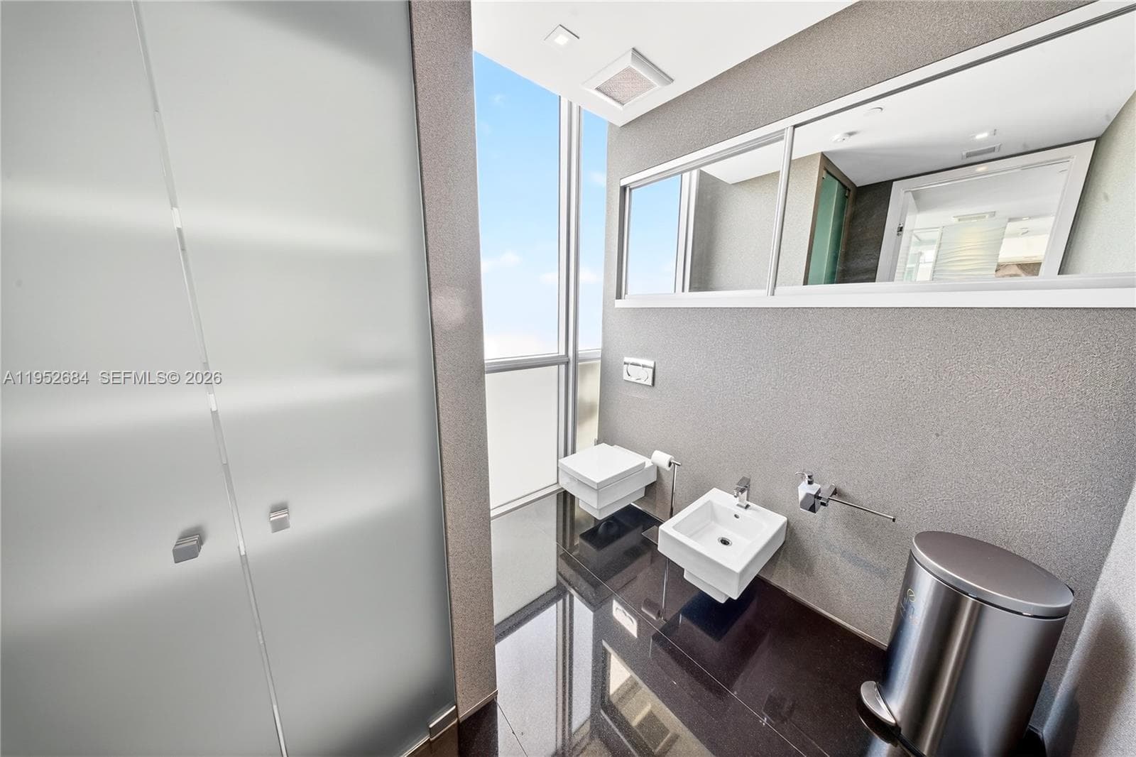 1100 Biscayne Blvd # 5306, Miami FL 33132 — 24