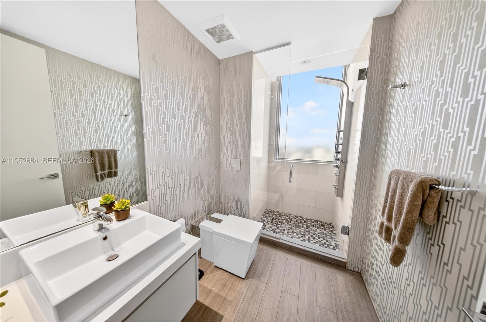 1100 Biscayne Blvd # 5306, Miami FL 33132 — 34