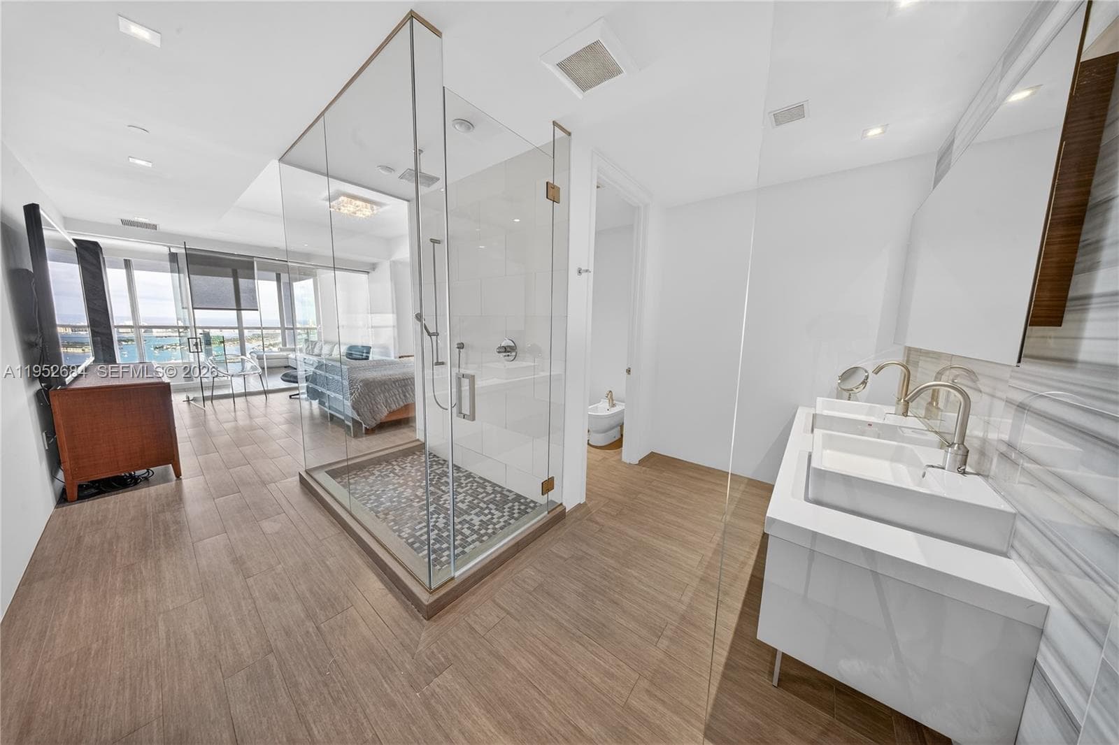 1100 Biscayne Blvd # 5306, Miami FL 33132 — 61