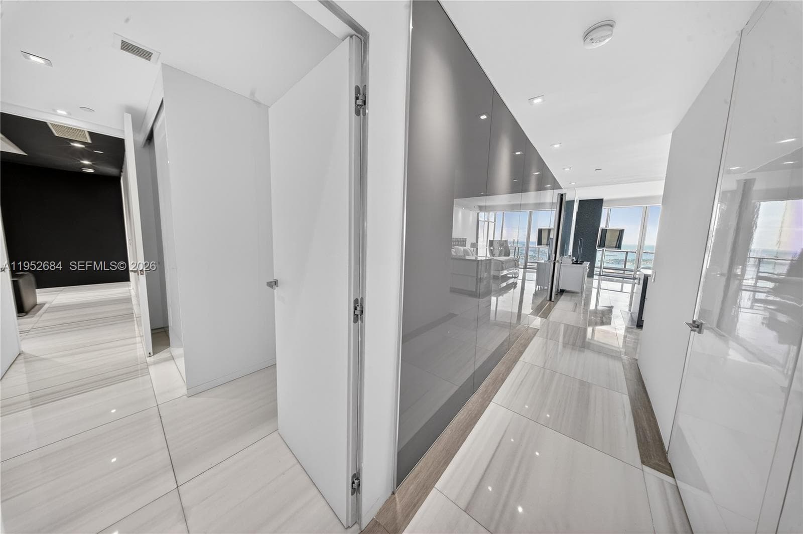 1100 Biscayne Blvd # 5306, Miami FL 33132 — 37