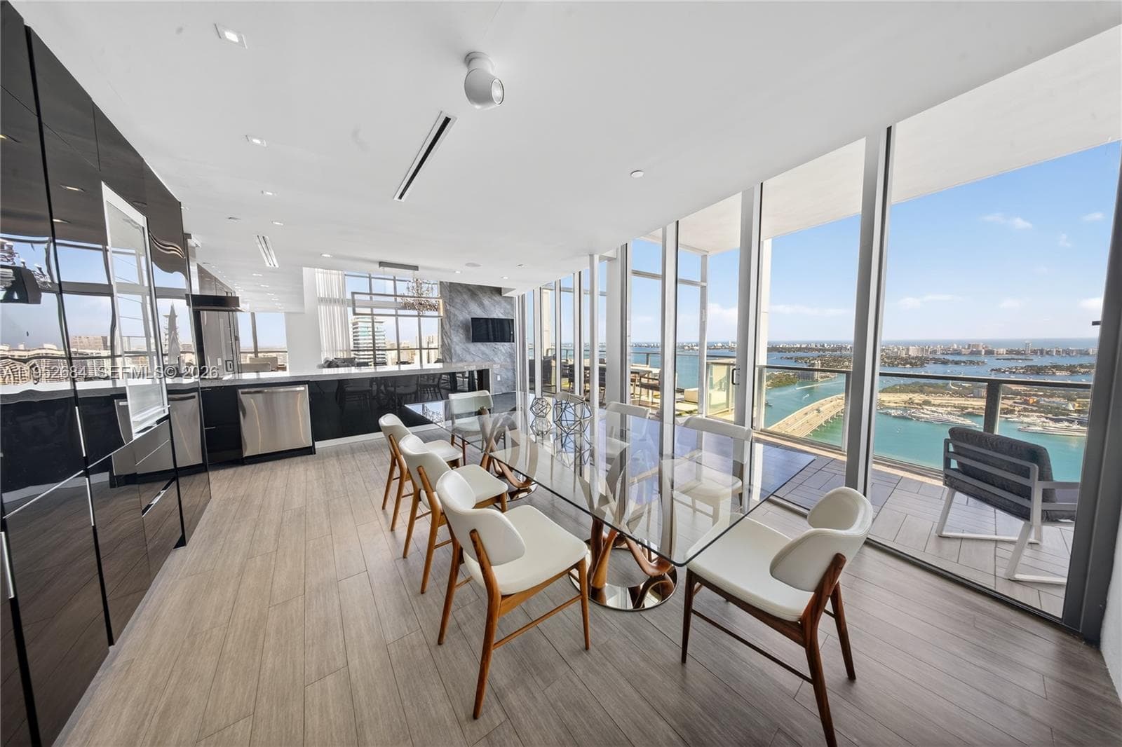 1100 Biscayne Blvd # 5306, Miami FL 33132 — 44