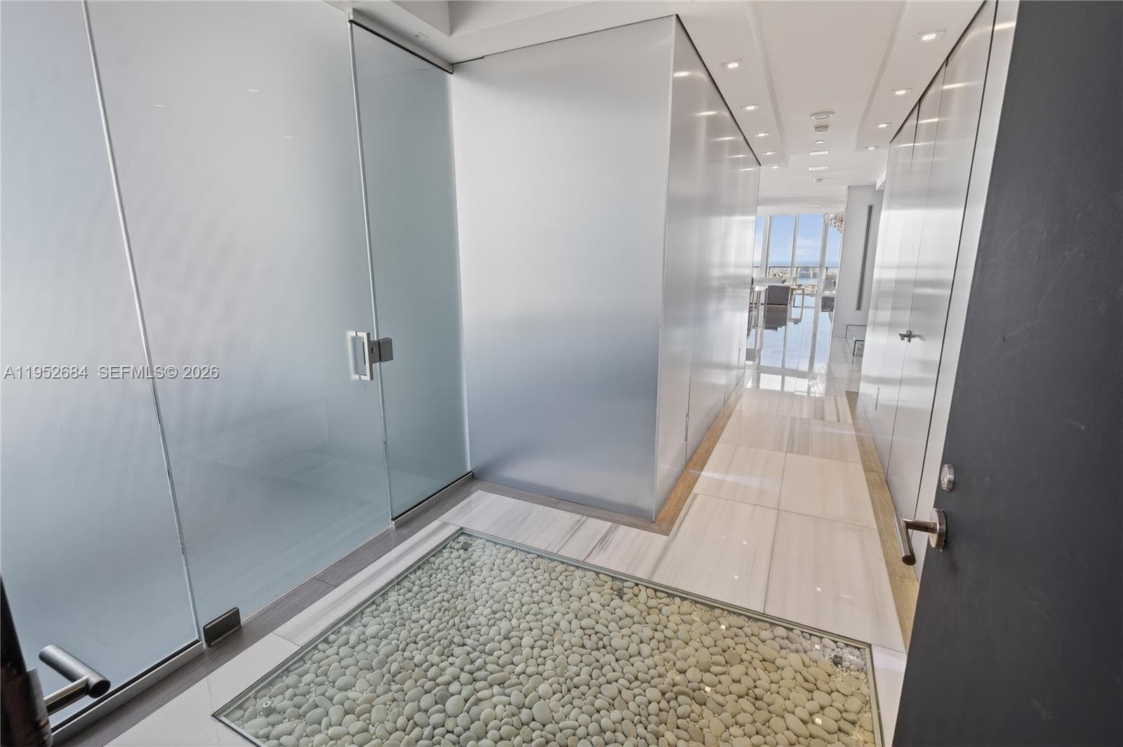 1100 Biscayne Blvd # 5306, Miami FL 33132 — 29