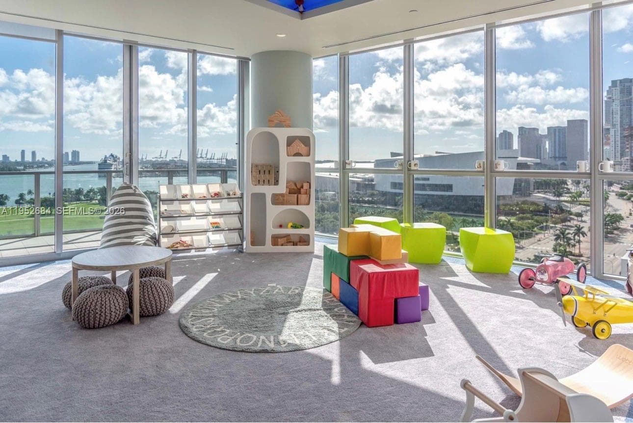 1100 Biscayne Blvd # 5306, Miami FL 33132 — 70