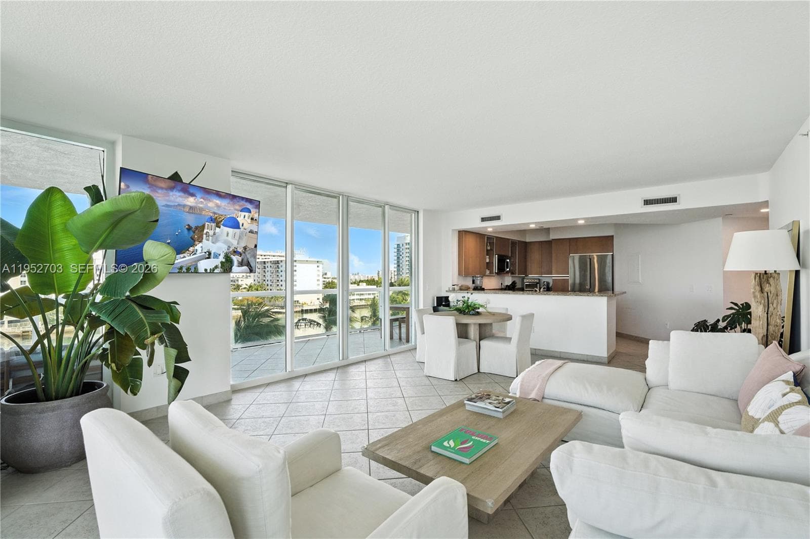 10 Venetian Way # 604, Miami Beach FL 33139 — 2