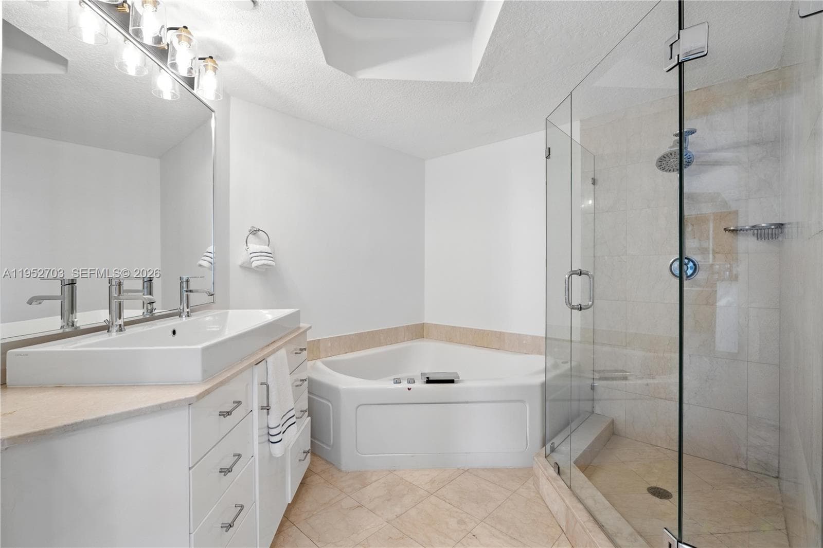 10 Venetian Way # 604, Miami Beach FL 33139 — 10