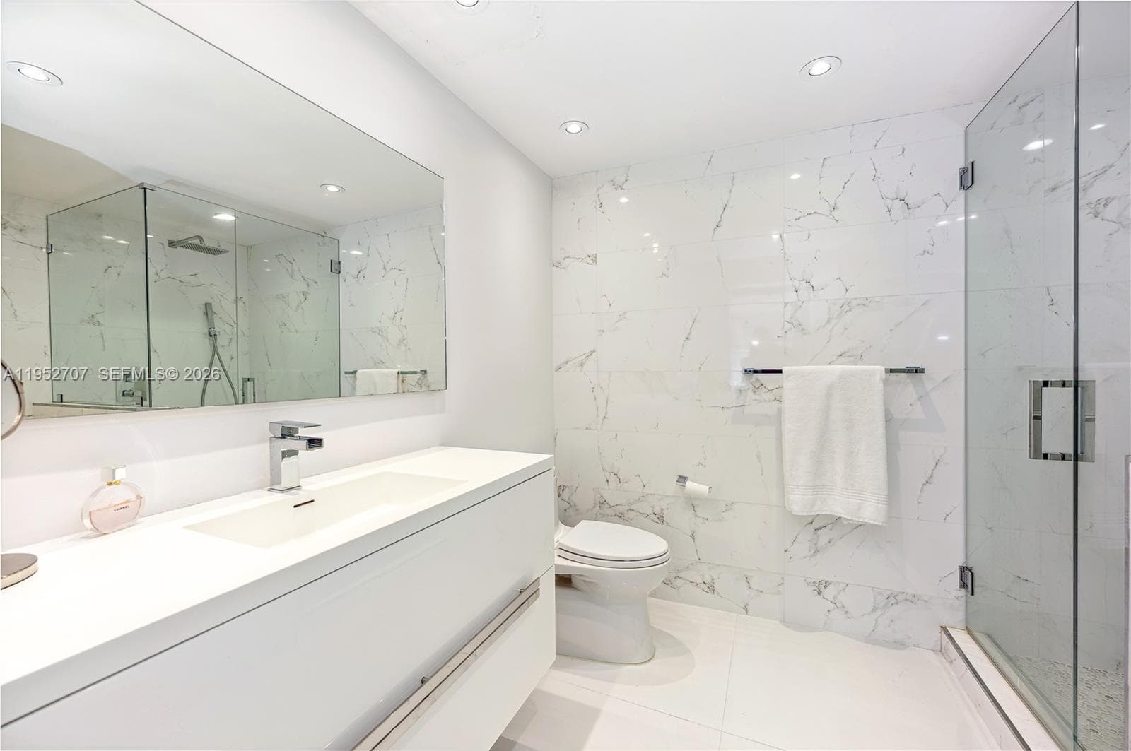 5255 Collins Ave # 4A, Miami Beach FL 33140 — 24