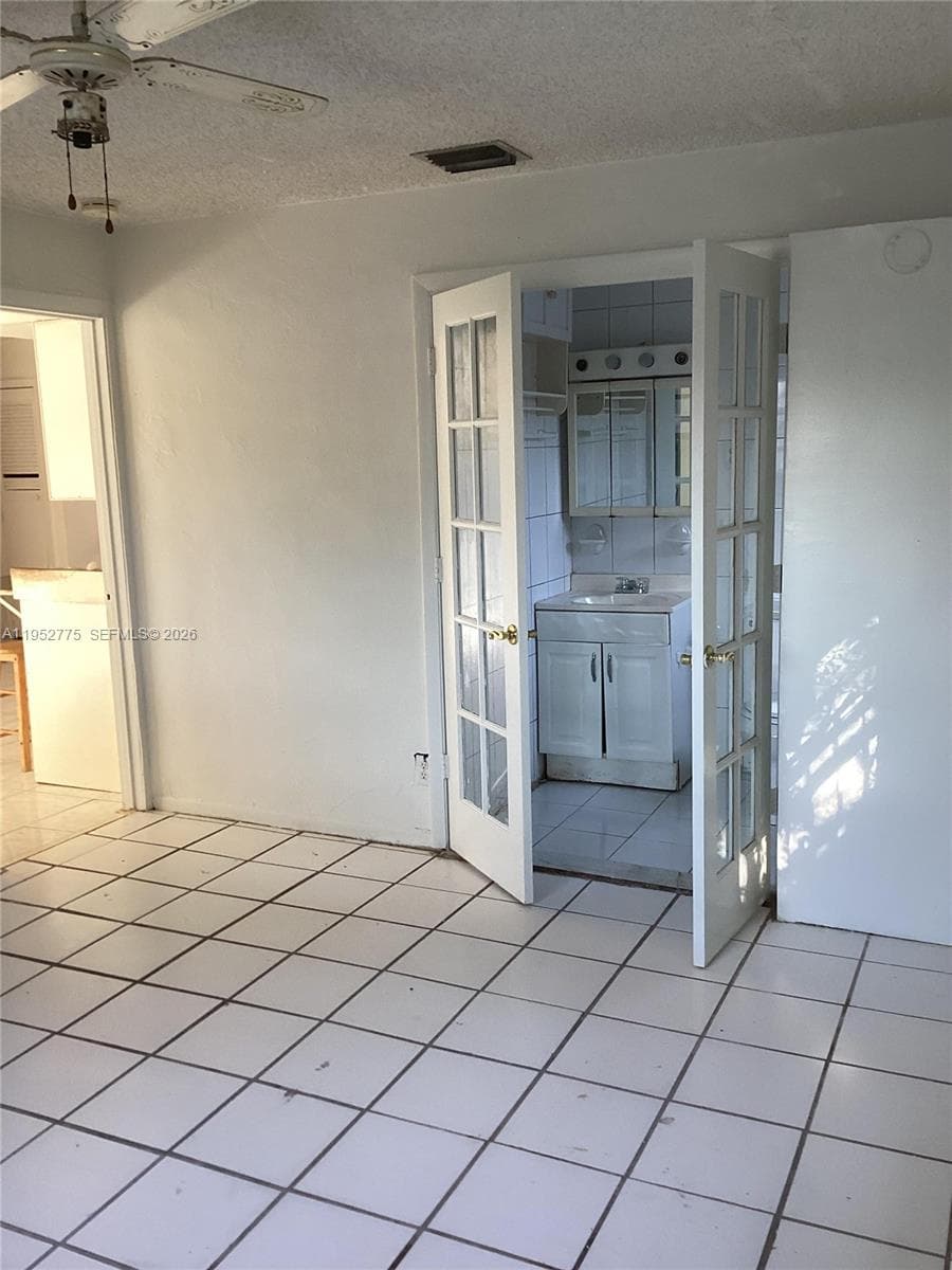 4824 NW 15th Ct, Miami FL 33142 — 10