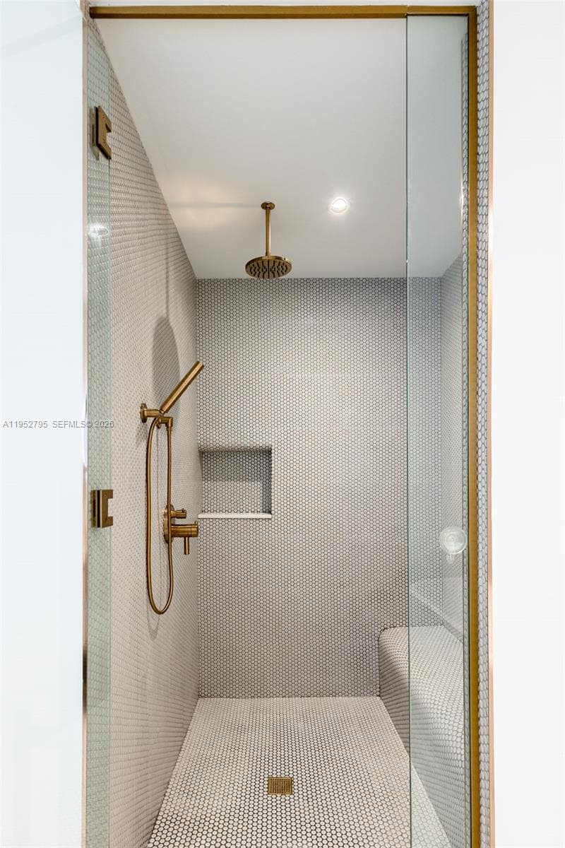 2678 Tigertail Ave # 1707, Miami FL 33133 — 13