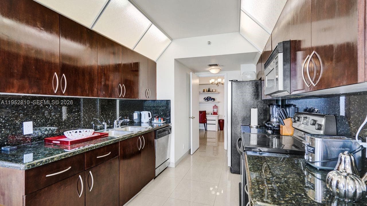 20281 E Country Club Dr # 809, Aventura FL 33180 — 16