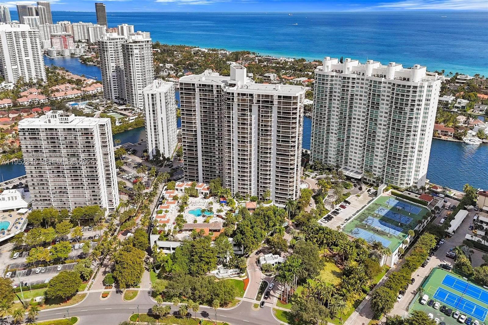 20281 E Country Club Dr # 809, Aventura FL 33180 — 38