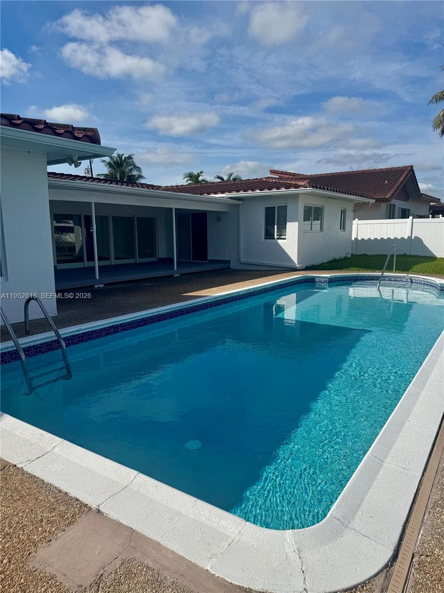 16453 NE 33rd Ave # 1, North Miami Beach FL 33160 — 2