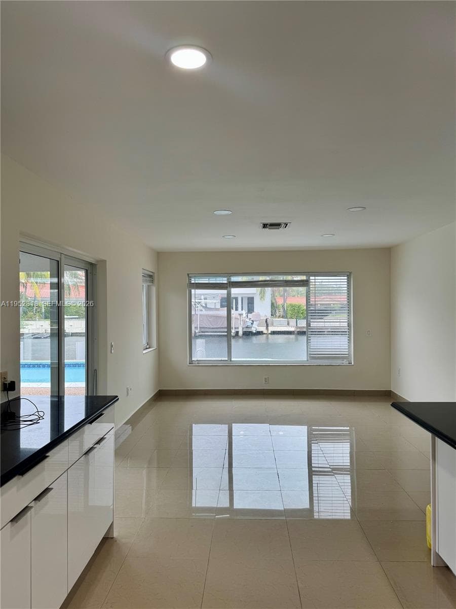 16453 NE 33rd Ave # 1, North Miami Beach FL 33160 — 6