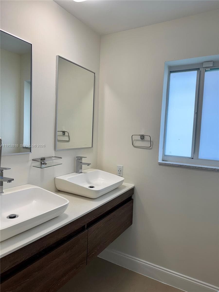 16453 NE 33rd Ave # 1, North Miami Beach FL 33160 — 8