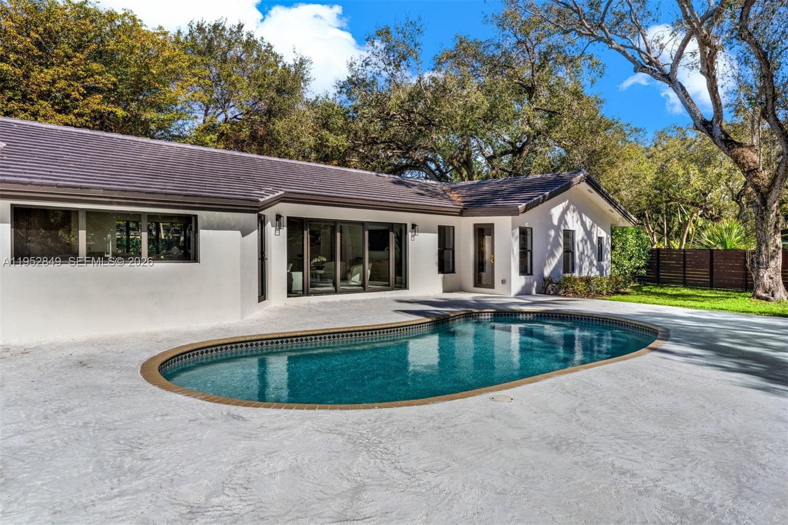6650 SW 127th St, Pinecrest FL 33156 — 24