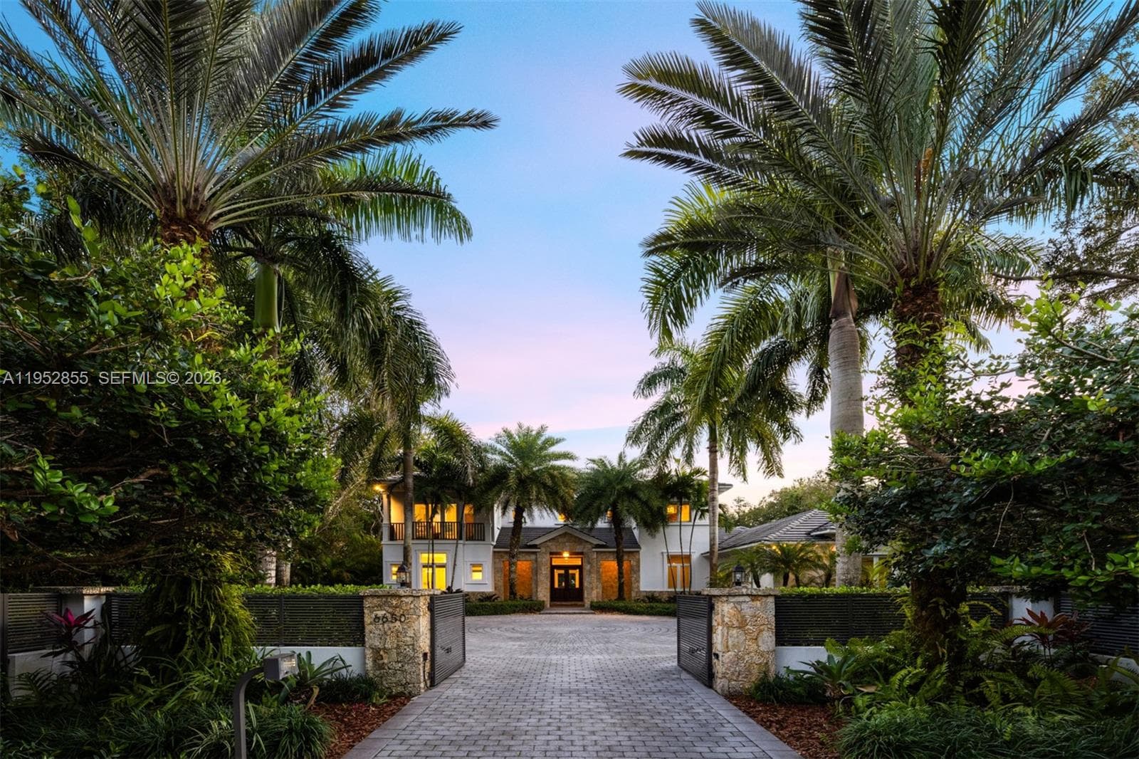 6650 SW 123rd St, Pinecrest FL 33156 — 32