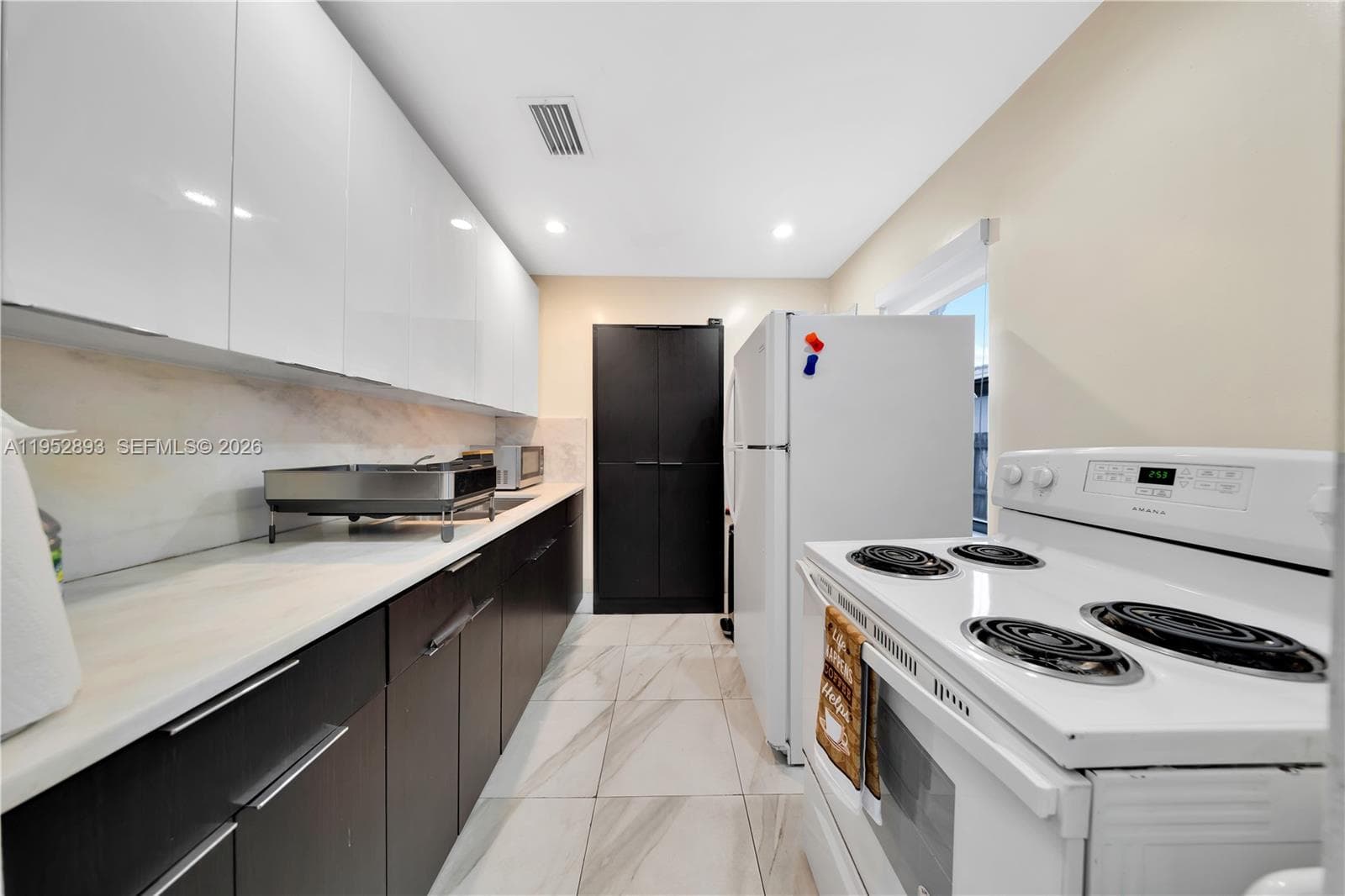 458 E 20th St, Hialeah FL 33013 — 12