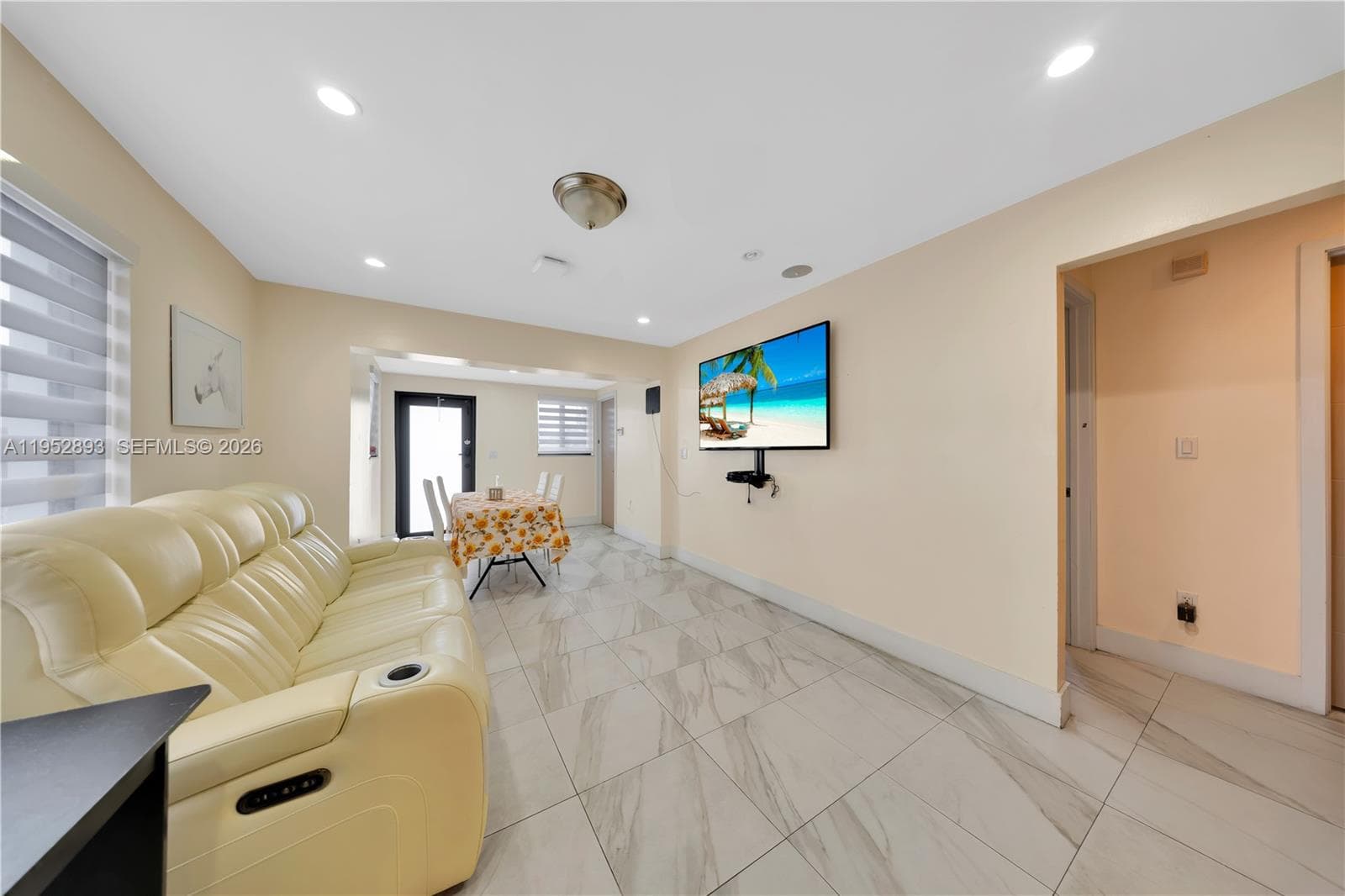 458 E 20th St, Hialeah FL 33013 — 14